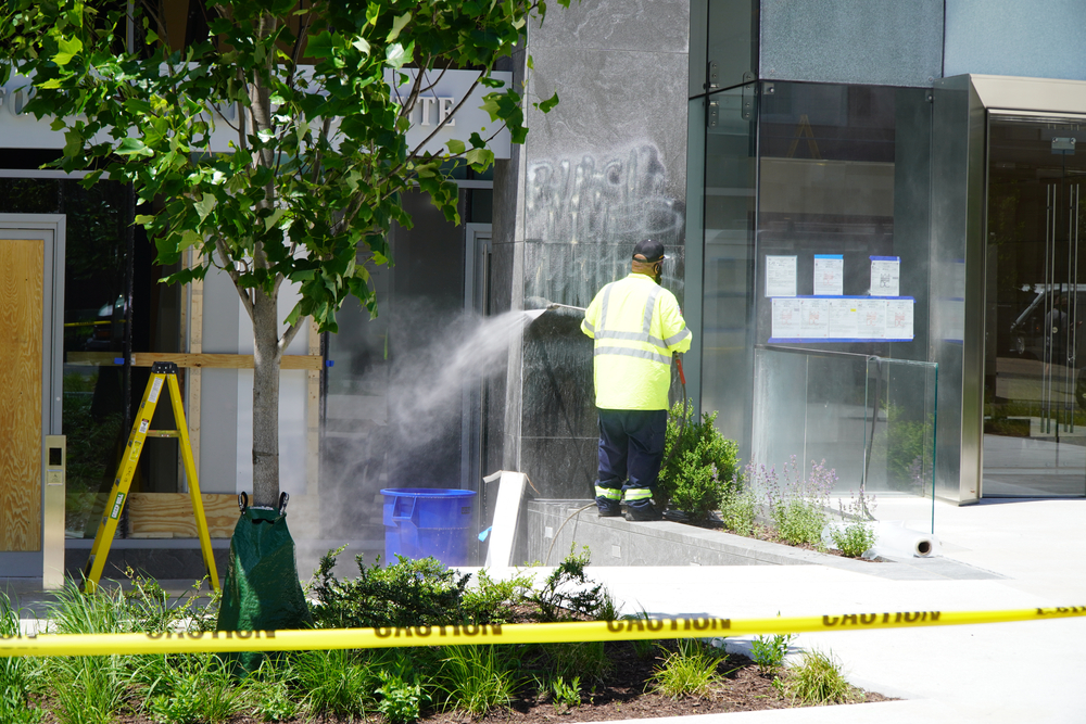 Graffiti Reinigung Fa. Sirua in Luzern Fachgerechte Reinigung beseitigt Schmierereien materialschonend