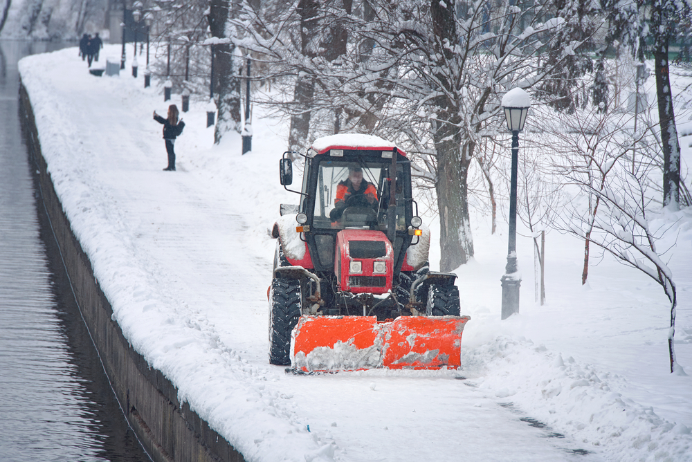Winterdienst Fa. Sirua in Luzern sorgt für sichere Wege, Zufahrten und Flächen bei Schnee und Eis